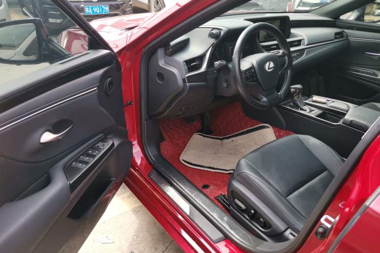 Used Lexus ES 2020 200 Excellence Edition
