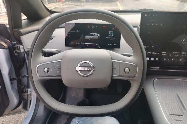 Used Nissan N7 2025 625 Max Steering Wheel