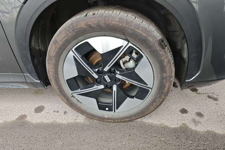 Used Geely Galaxy E5 2024 440km Launch Edition Right Front Wheel Hub