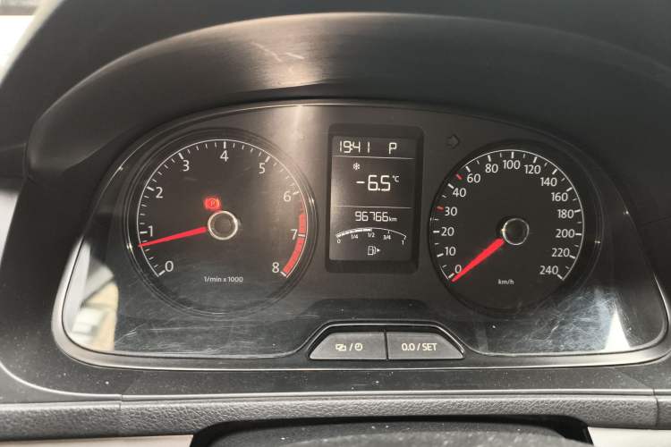 Used Volkswagen Lavida 2013 Revised Classic 1.6L Automatic Fashion Edition
