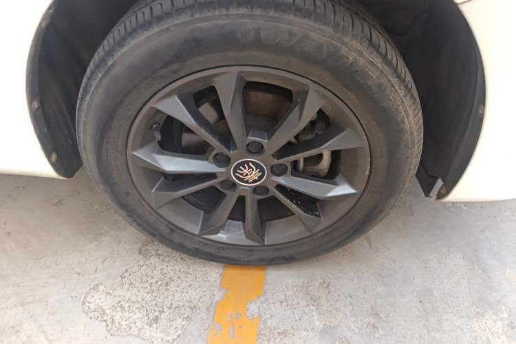 Used BYD Qin 2019 1.5L Automatic Prestige Model Right Front Wheel Hub