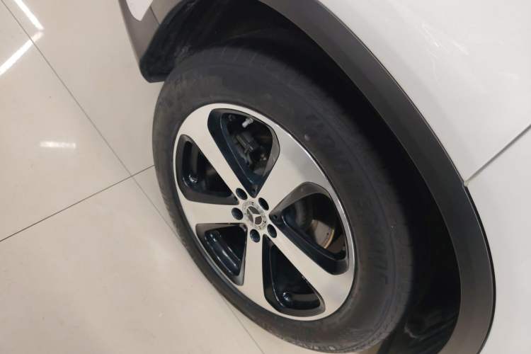 Used Mercedes-Benz GLC 2022 Facelifted GLC 260 L 4MATIC Dynamic Edition Right Rear Wheel Hub