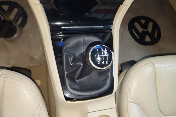 Used Volkswagen Passat 2011 2.0L Manual Luxury Version