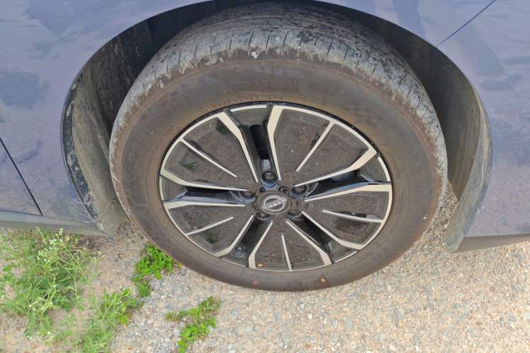 Used Nissan N6 2026 Model 180 Max Right Front Wheel Hub