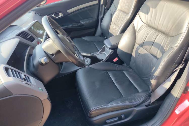 Used Honda Civic 2012 1.8L automatic luxury edition