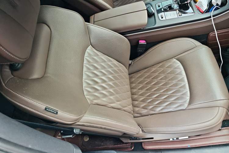 Used BYD Han 2020 DM Four-Wheel Drive Performance Edition Prestige Model Right Front Seat