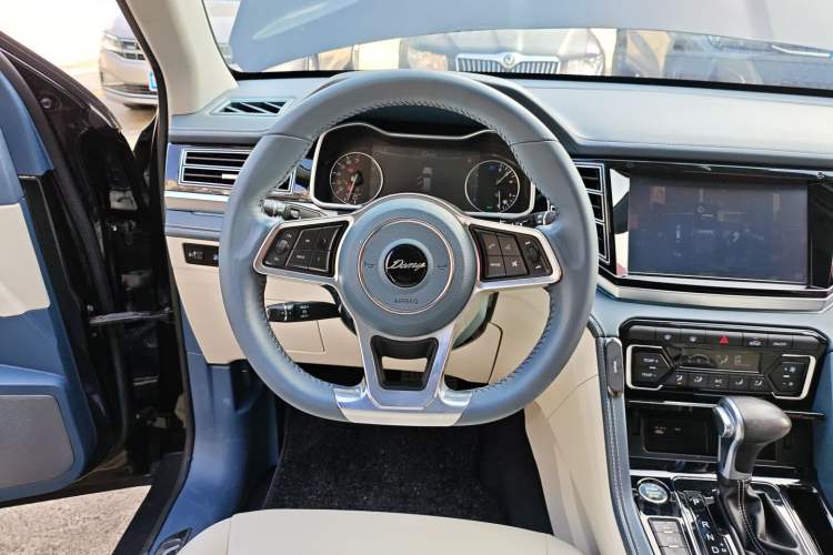 Used Zotye Domy X7 2017 1.8T DCT Prestige Model
