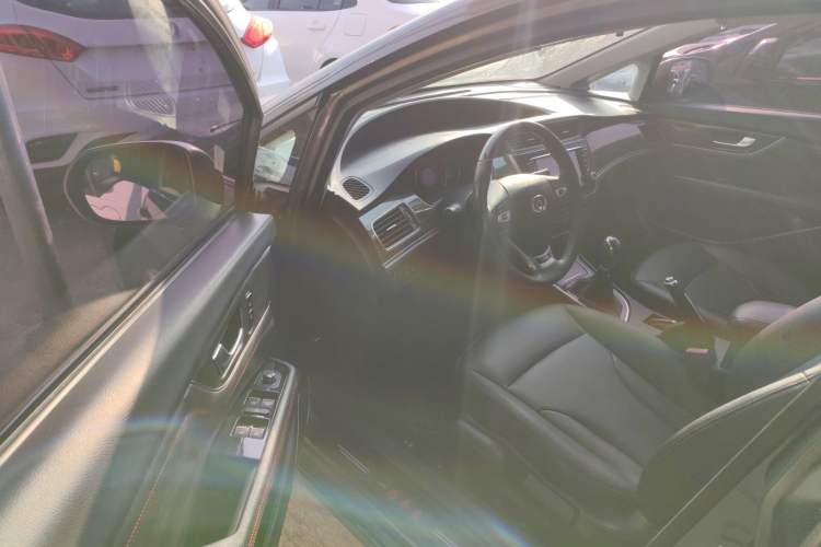 Used Great Wall C50 2014 Upgraded Model 1.5T Manual Fashion Edition
