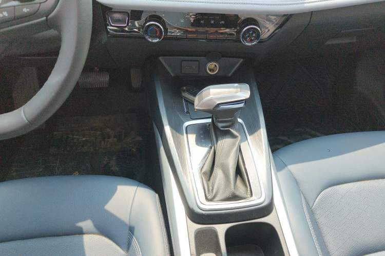 Used Chevrolet Monza 2024 1.5L Dual-Clutch Enjoyment Edition Gear Lever