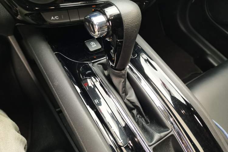 Used Honda Vezel 2020 1.5L CVT Pioneer Edition