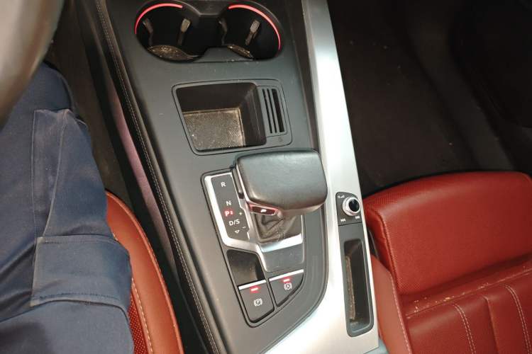 Used Audi A4L 2022 40 TFSI Luxury Dynamic Model