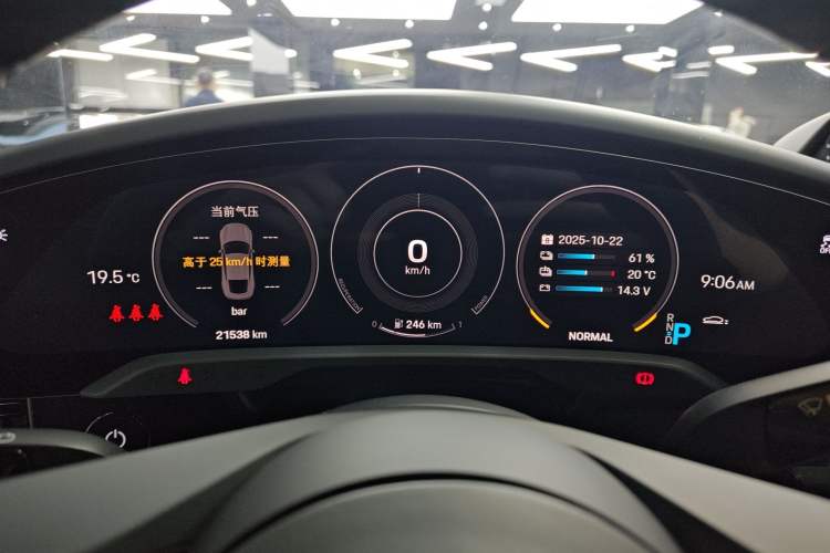 Used Porsche Taycan 2022-Year Updated Taycan