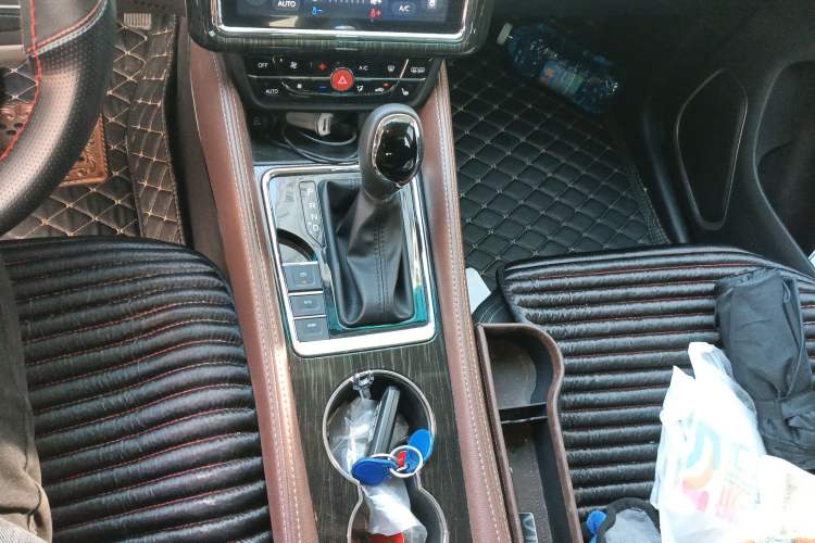 Used SWM X7 2017 1.5T Automatic Prestige Version 7 Seats