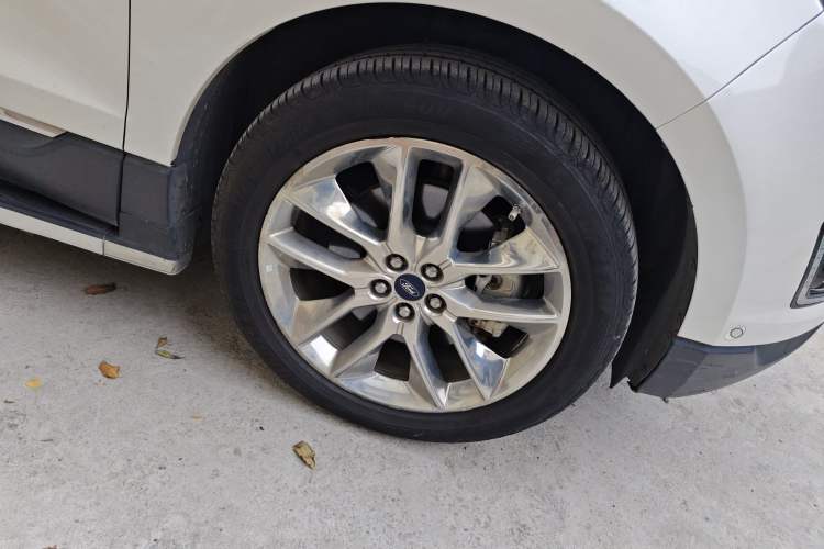 Used Ford Edge 2015 2.0T GTDi Four-Wheel Drive Prestige Model
