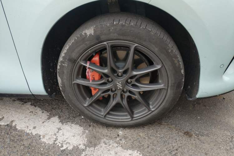 Used IM LS6 2023 Max Long-Range Version Right Front Wheel Hub