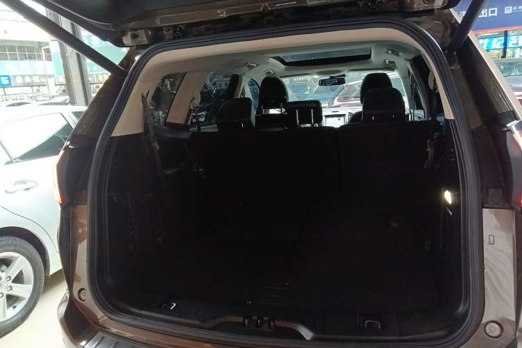 Used Ford Edge 2016 EcoBoost 245 Two-Wheel-Drive Titanium 7-Seater
