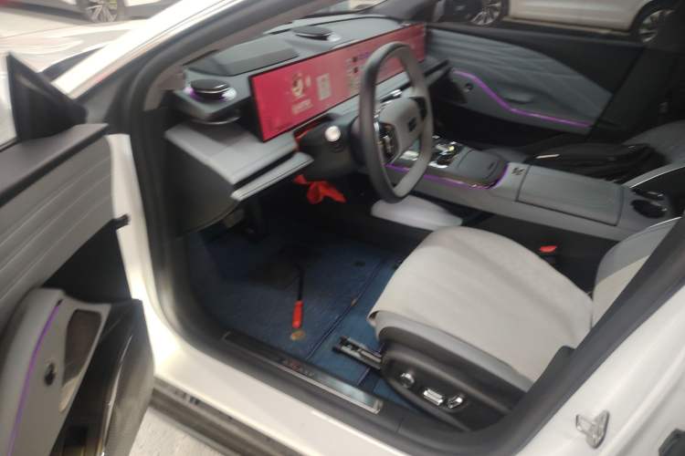 Used Geely Galaxy E8 2025 700 km Long-Range Intelligent Driving Version
