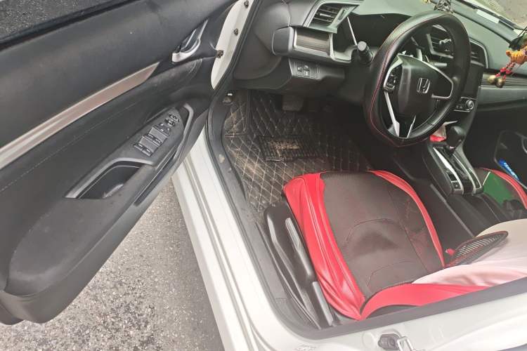 Used Honda Civic 2019 220TURBO CVT Dynamic Edition China VI Driver Seat