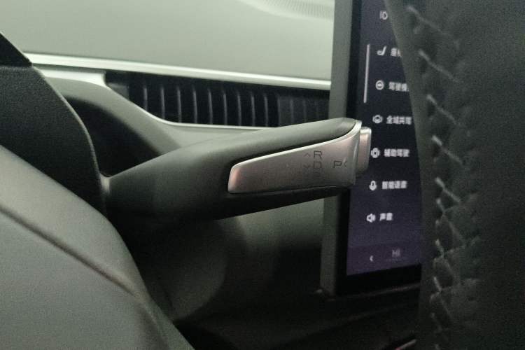 Used XPeng MONA M03 2025 600 with Ultra-Long Range Max Gear Lever