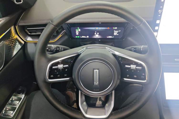 Used Wey Mocha New Energy 2024 Hi4 Four-Wheel Drive Long-Range Version
