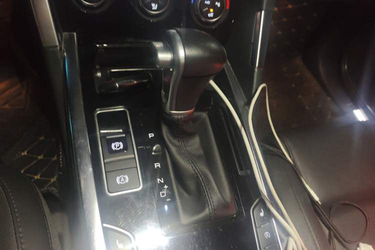 Used Haval H7 2017 Blue-Label H7L 2.0T Automatic Luxury Model Gear Lever