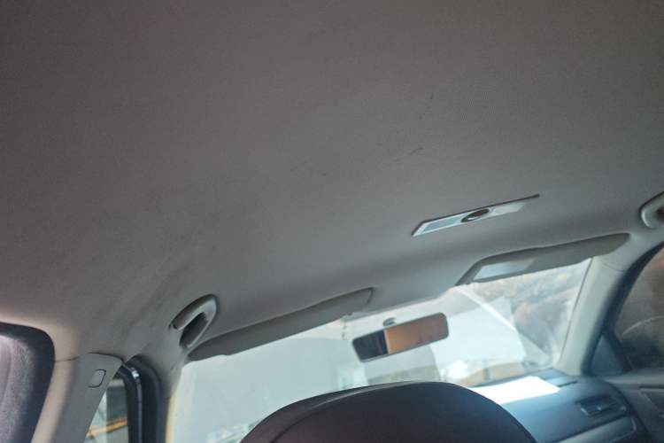 Used Volkswagen Gran Lavida 2013 1.6L Automatic Fashion Model
