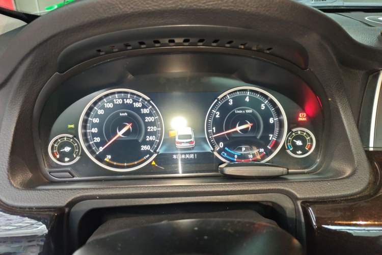 Used BMW 5 Series GT 2015 528i Leading Model