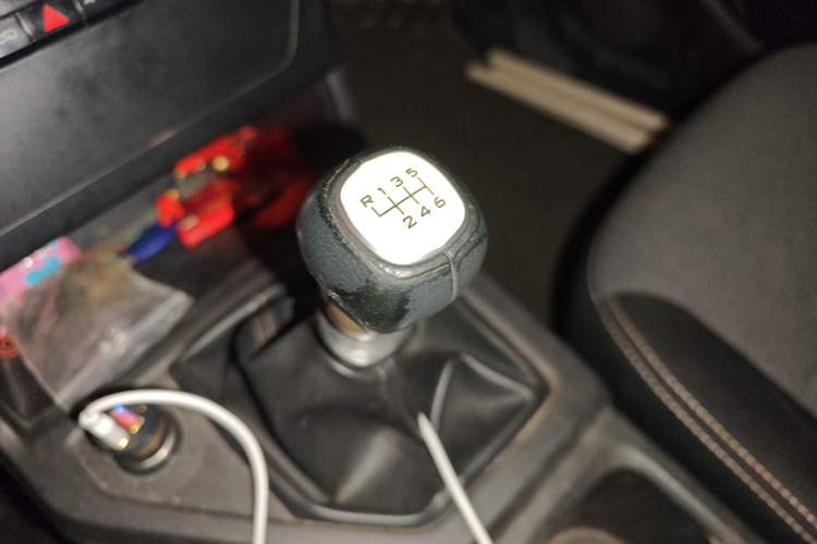 Used Wuling Hongguang PLUS 2019 1.5T Manual Comfort Version 7 Seats Gear Lever