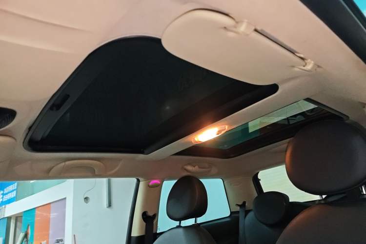 Used MINI MINI 2011 1.6L COOPER Excitement