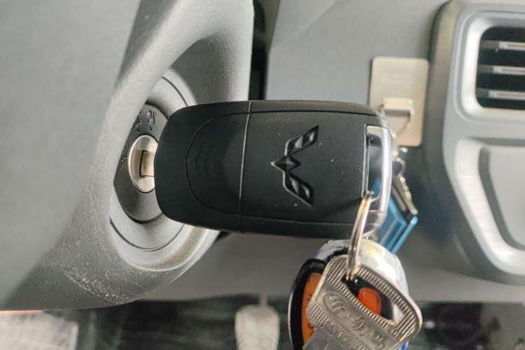 Used Wuling Yangguang 2024 300km Range Practical Window-Sealed Version 75kW