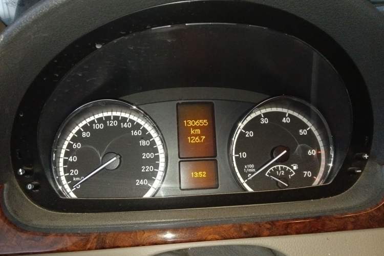 Used Mercedes-Benz Viano 2013 3.0L Navigator Edition
