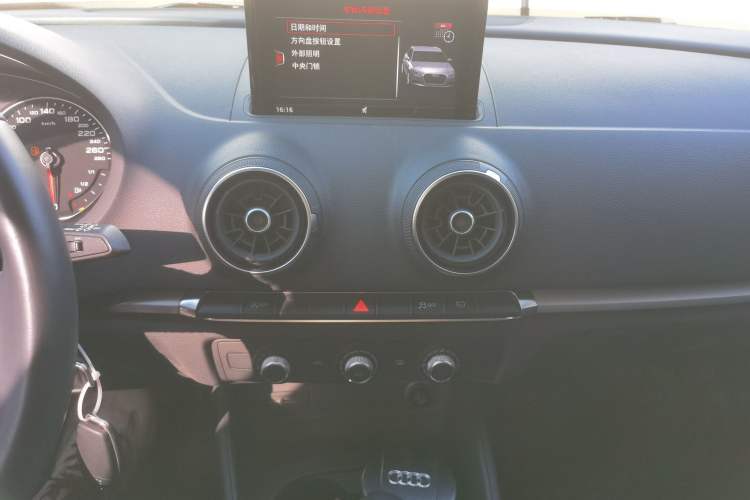Used Audi A3 2020 Sportback 35 TFSI Ambition China VI Audio And AC Panel