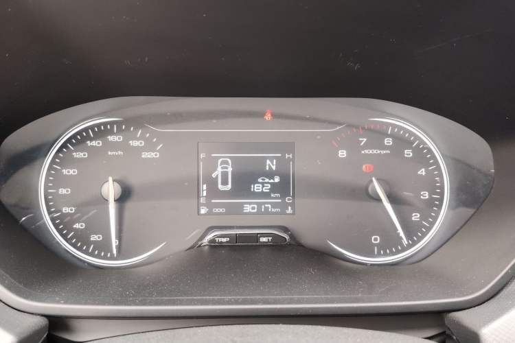 Used Wuling Alvez 2022 1.5L Manual Free-Style Model
