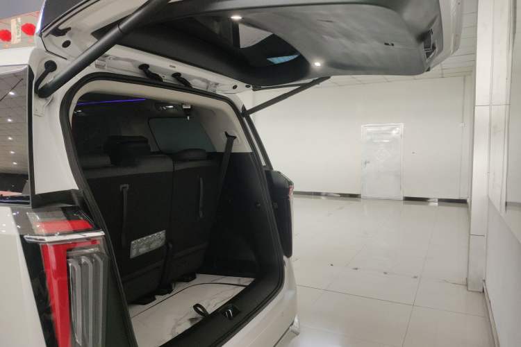 Used GAC Trumpchi M8 2024 Master Series 400T Ultimate Edition Trunk