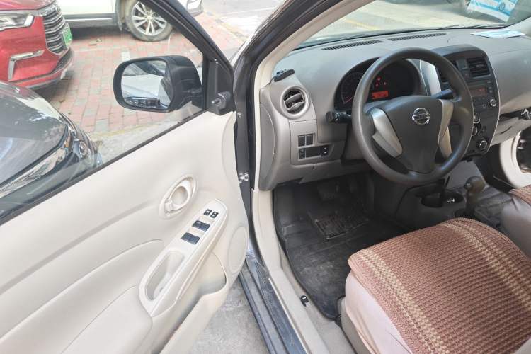 Used Nissan Sunny 2015 1.5XE CVT Comfort Edition Driver Seat