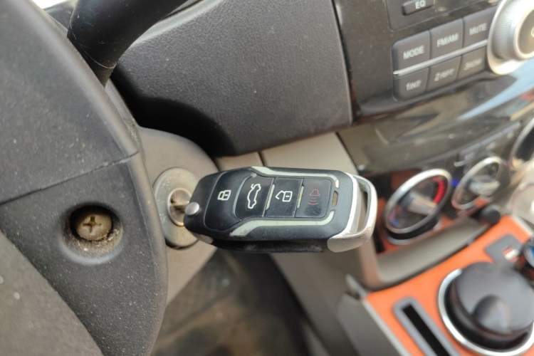 Used CHANGAN Alsvin V3 2015 1.4L Manual Meiruan Model China V Standard
