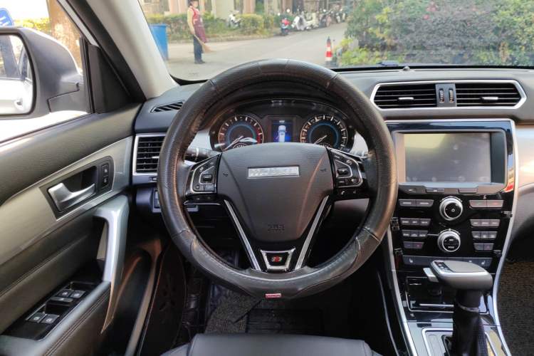 Used Haval H2 2017 Red-Label 1.5T Automatic Two-Wheel Drive Luxury Model