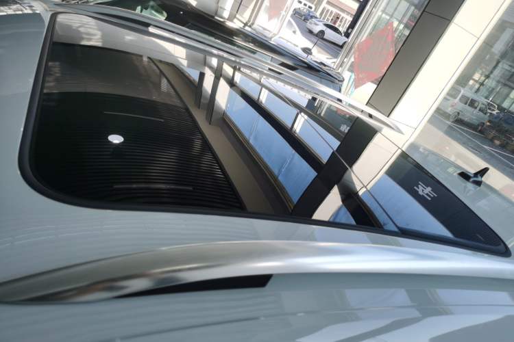 Used Volkswagen T-ROC 2024 280TSI DSG Two-Wheel-Drive Time Edition Roof