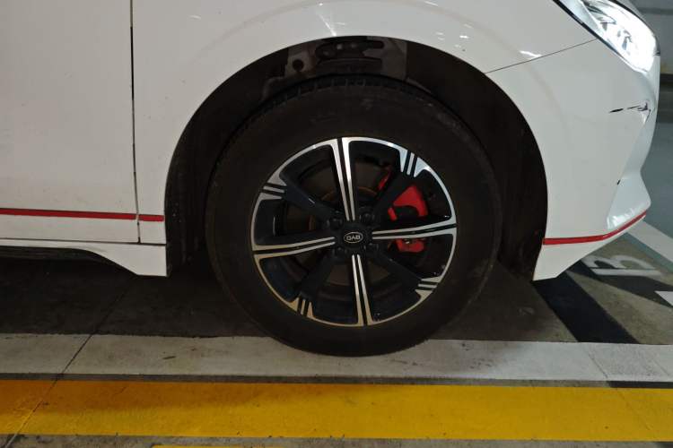 Used BYD e2 2021 Luxury Model Right Front Wheel Hub