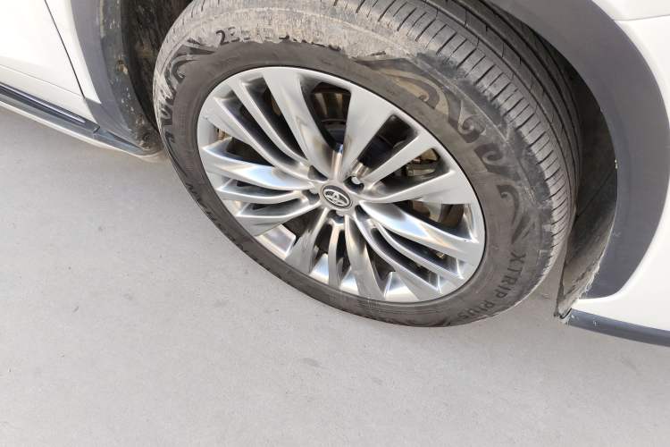 Used Toyota Highlander 2022 Dual-Engine 2.5L Four-Wheel Drive Prestige Version 7 Seats Right Front Wheel Hub