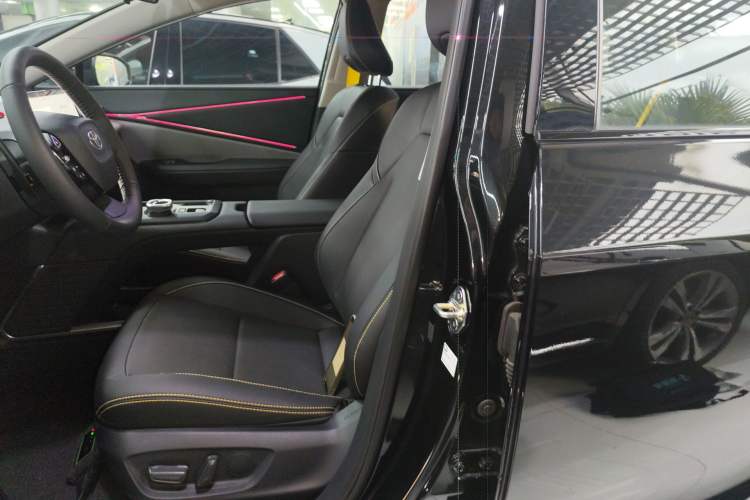 Used Toyota bZ5 2025 Model 550 PRO Smart Driving Edition Left Front Seat