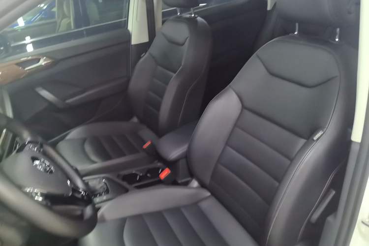 Used Volkswagen Tharu 2020 280TSI Two-Wheel Drive Luxury Edition China VI Standard
