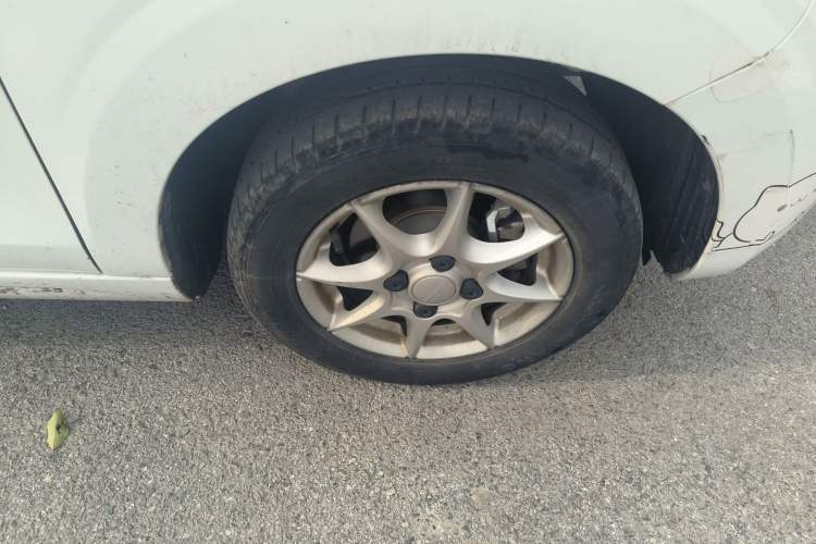 Used Roewe Clever 2022 311km QiQi BoBo Edition Right Front Wheel Hub