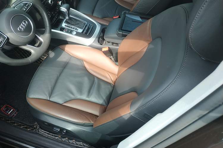 Used Audi Q5 2018 Collector's Edition 40 TFSI Technology Model
