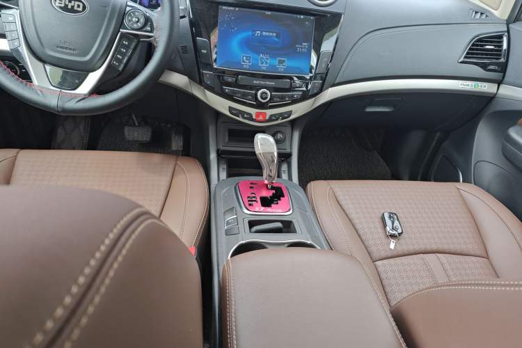 Used BYD S7 2016 2.0T Automatic Prestige Edition
