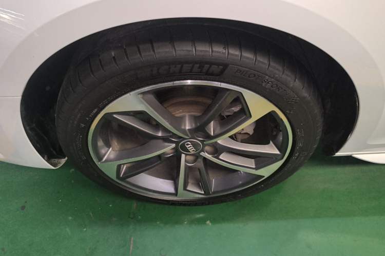 Used Audi A4L 2020 40 TFSI Fashionable and Elegant Model