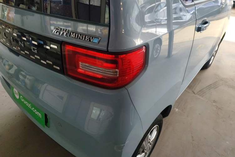 Used Wuling Hongguang MINIEV 2020 Zizai Version Lithium-NMC Right Rear Taillight