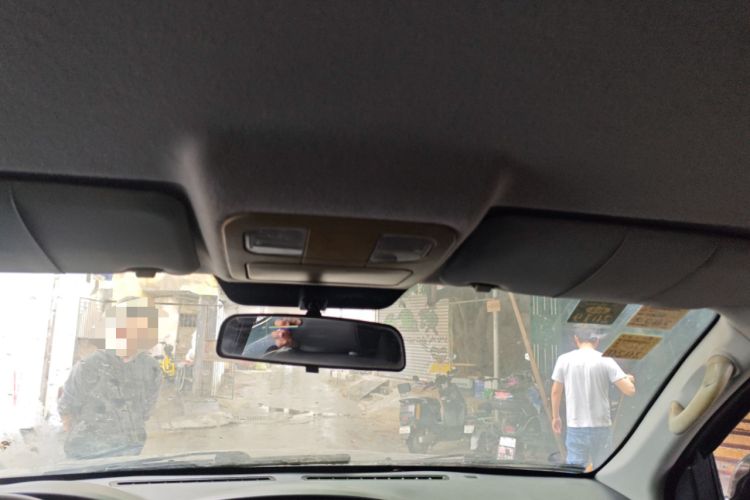 Used Foton Tunland 2017 2.8T E-Series Diesel Two-Wheel Drive Comfort Version with Low Cargo Bed and Long Cabin Meeting China V Emission Standards
