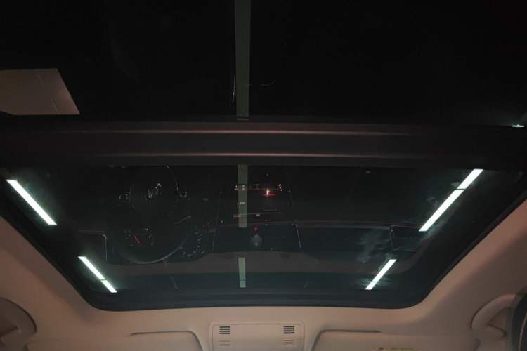 Used Volkswagen Phideon 2018 Revised Version 380TSI Two-Wheel Drive Business Edition Headliner