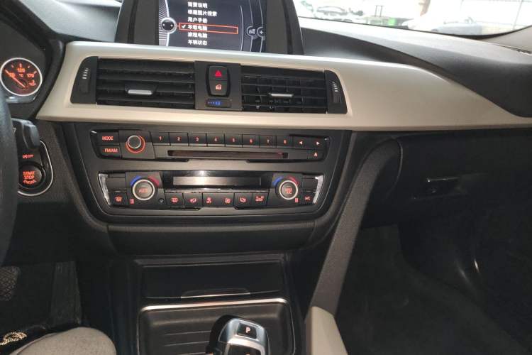 Used BMW 3 Series 2014 320Li Fashion Model
